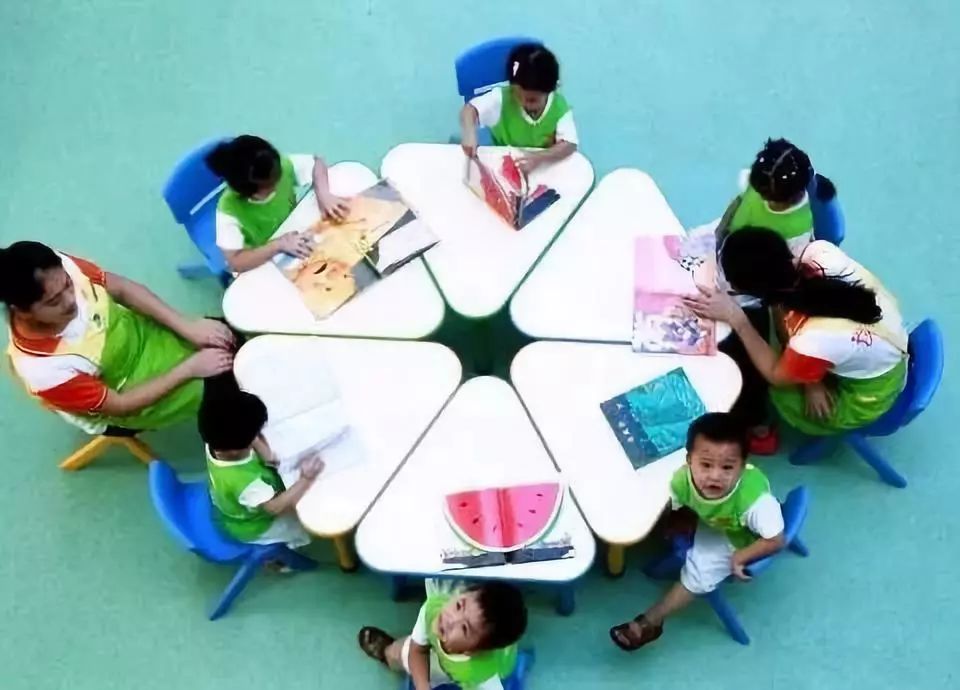 福建向北京大学和国家图书馆赠送《八闽文库》新书